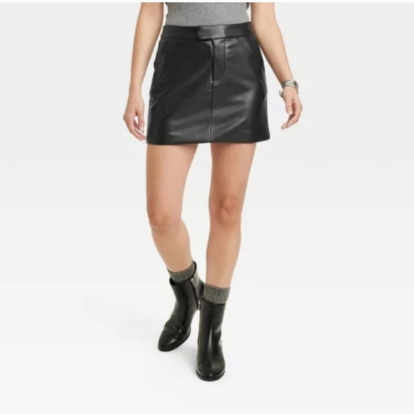 CBK 90s A New Day Classic Black Leather Skirt Size Med - Picture 4 of 4